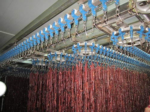 风干肉工业化加工生产.JPG